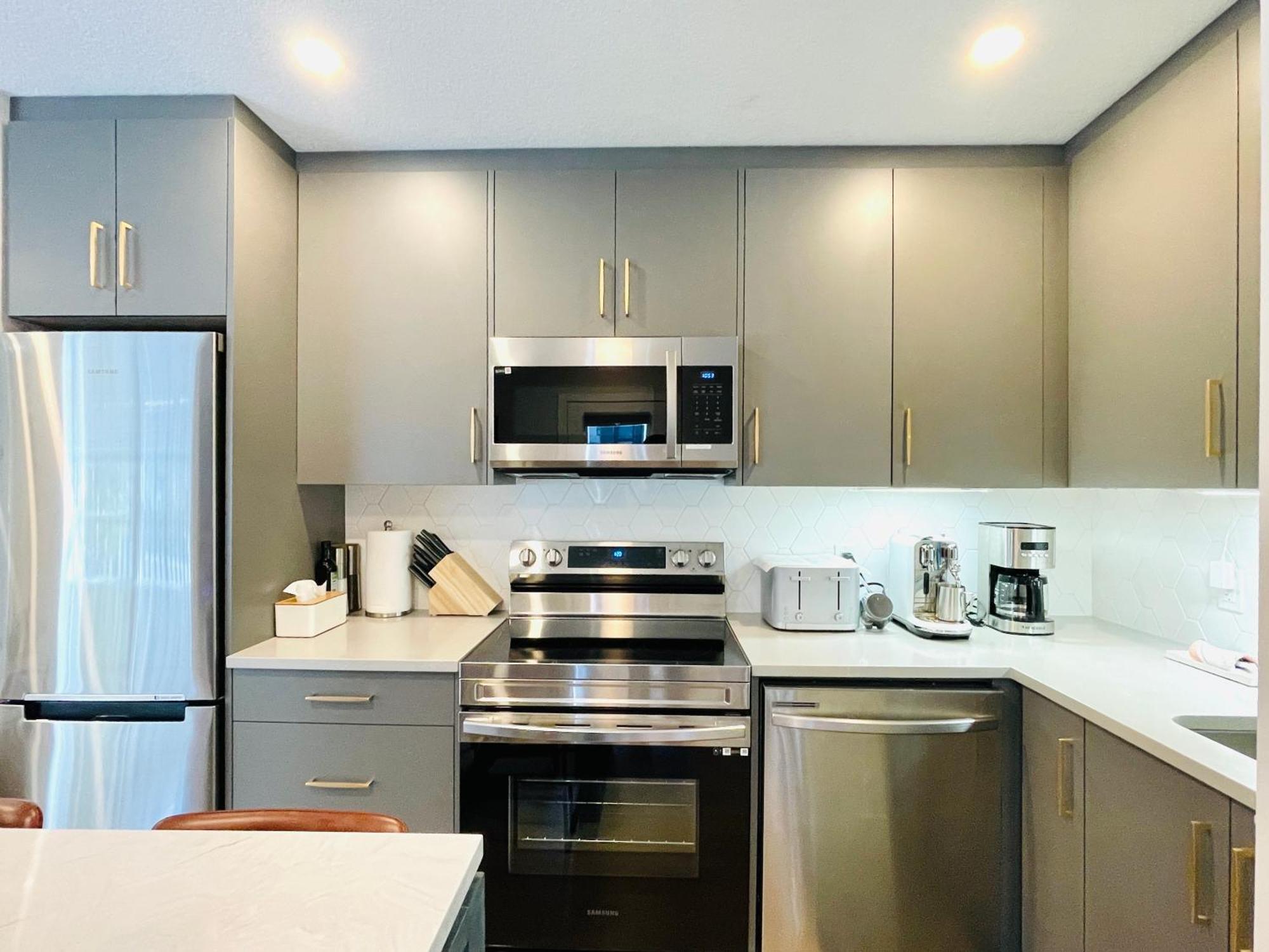 Joe'S Contemporary 2 King Bedrooms Vacation Home In แคนมอร์ ภายนอก รูปภาพ