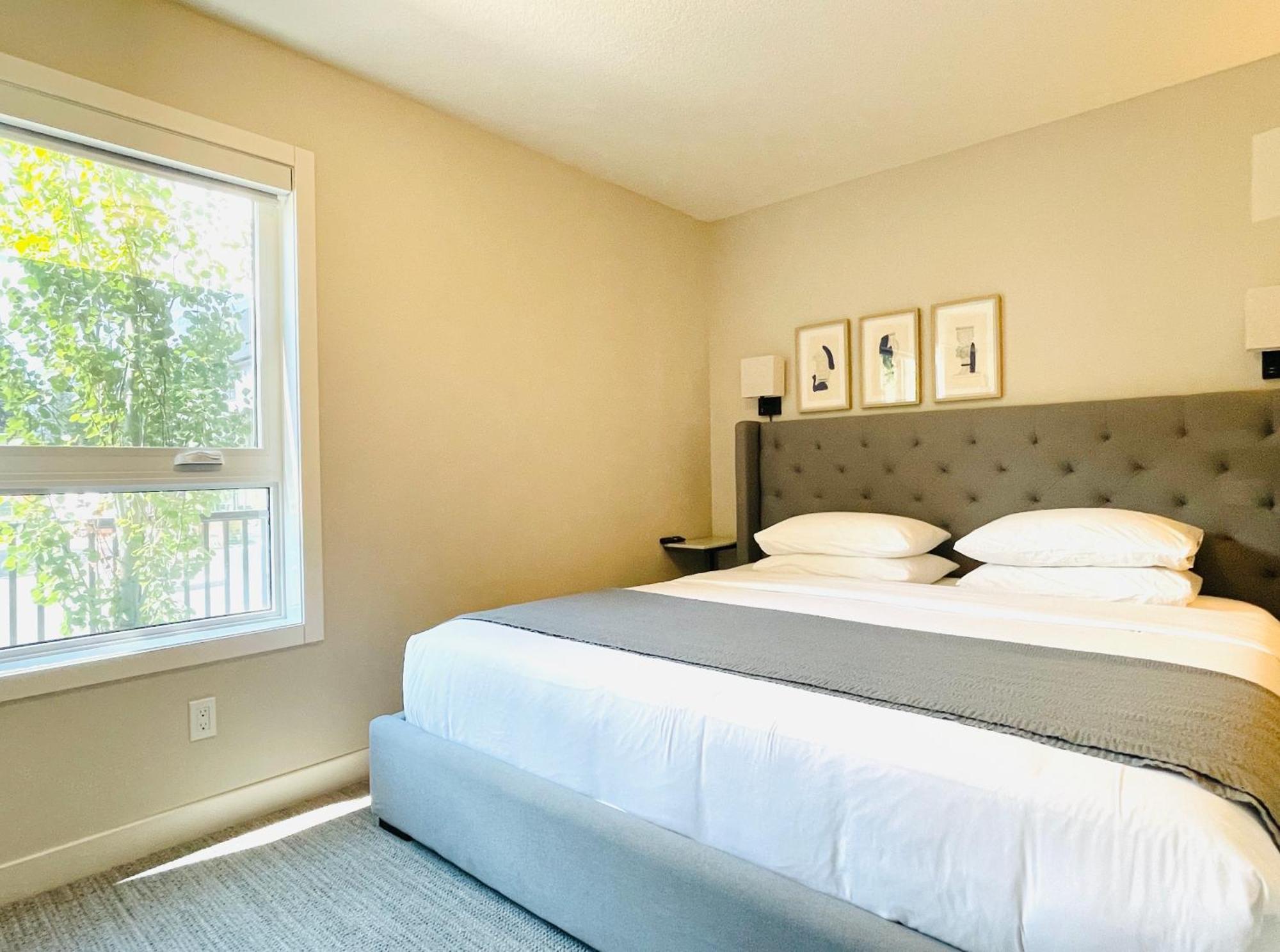 Joe'S Contemporary 2 King Bedrooms Vacation Home In แคนมอร์ ภายนอก รูปภาพ